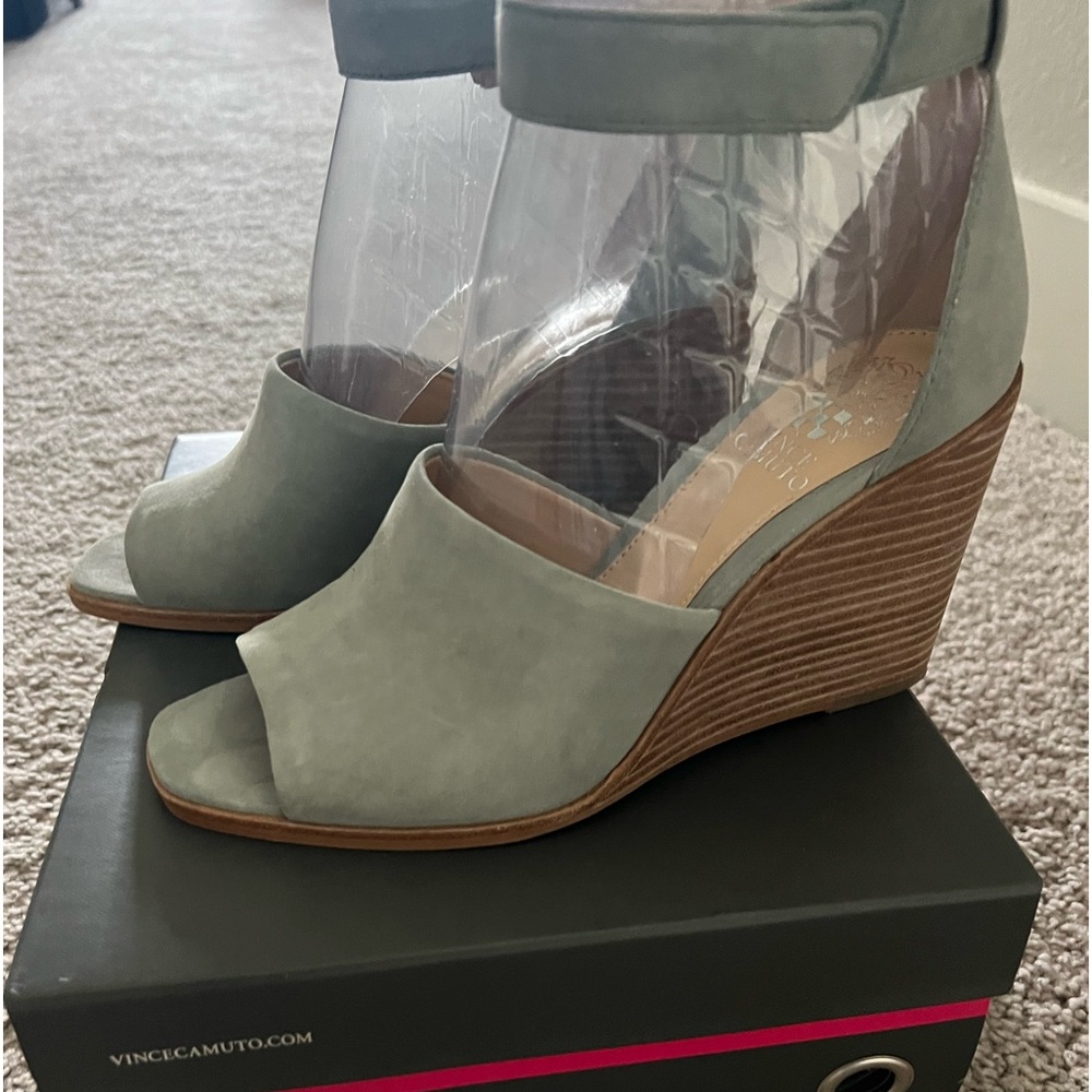 Vince Camuto wedges